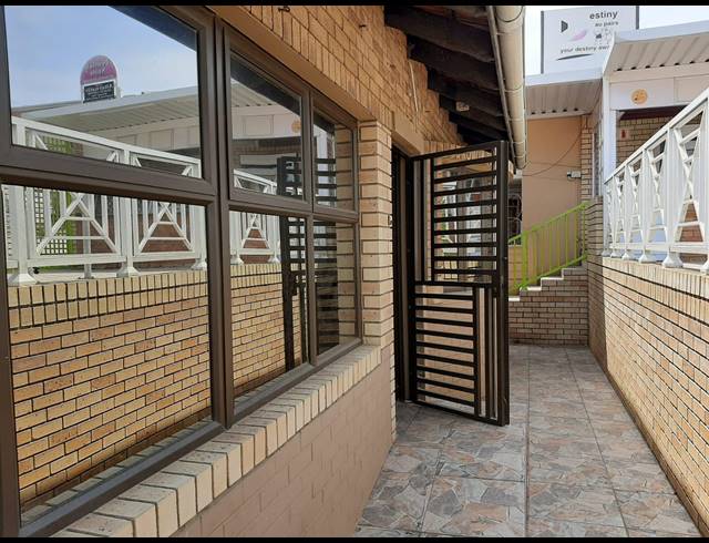100M² BUSINESS RENTED IN SYDENHAM